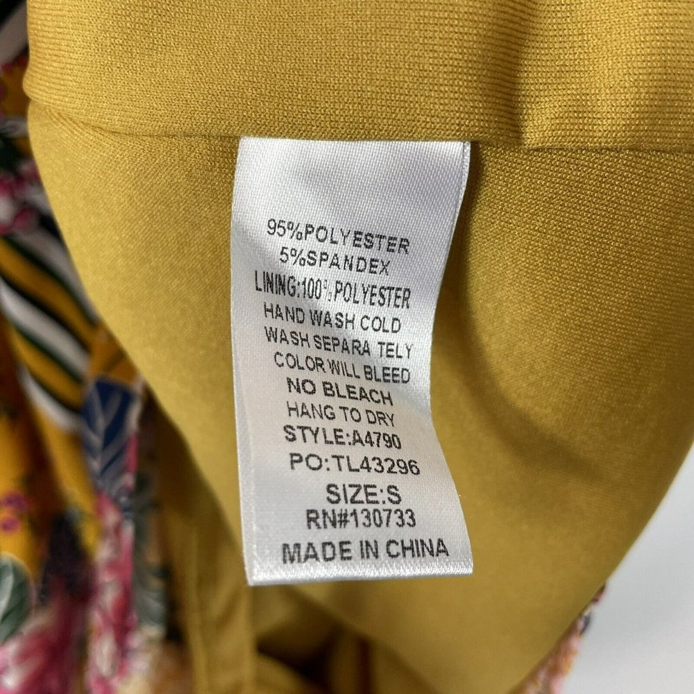 Umgee Womens Romper Size Small Floral Yellow V-Neck Short Sleeve - Picture 7 of 7